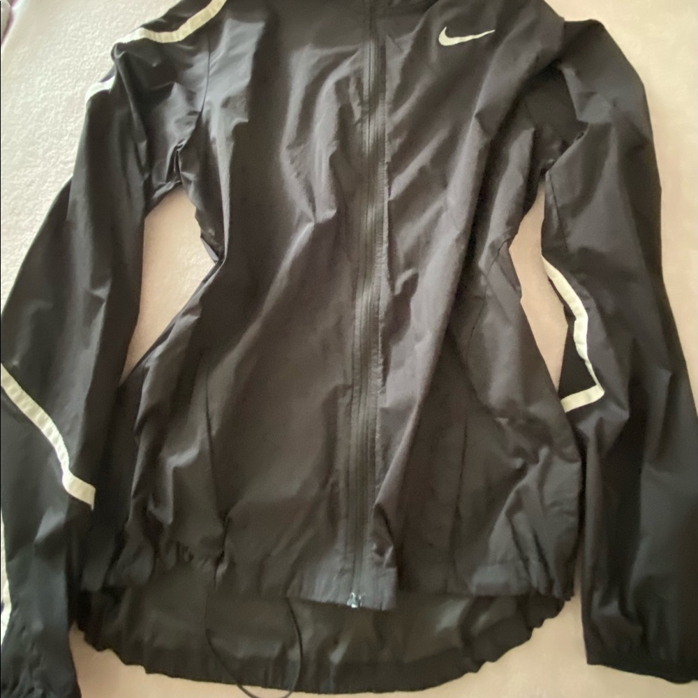 nike lightweight windbreaker
